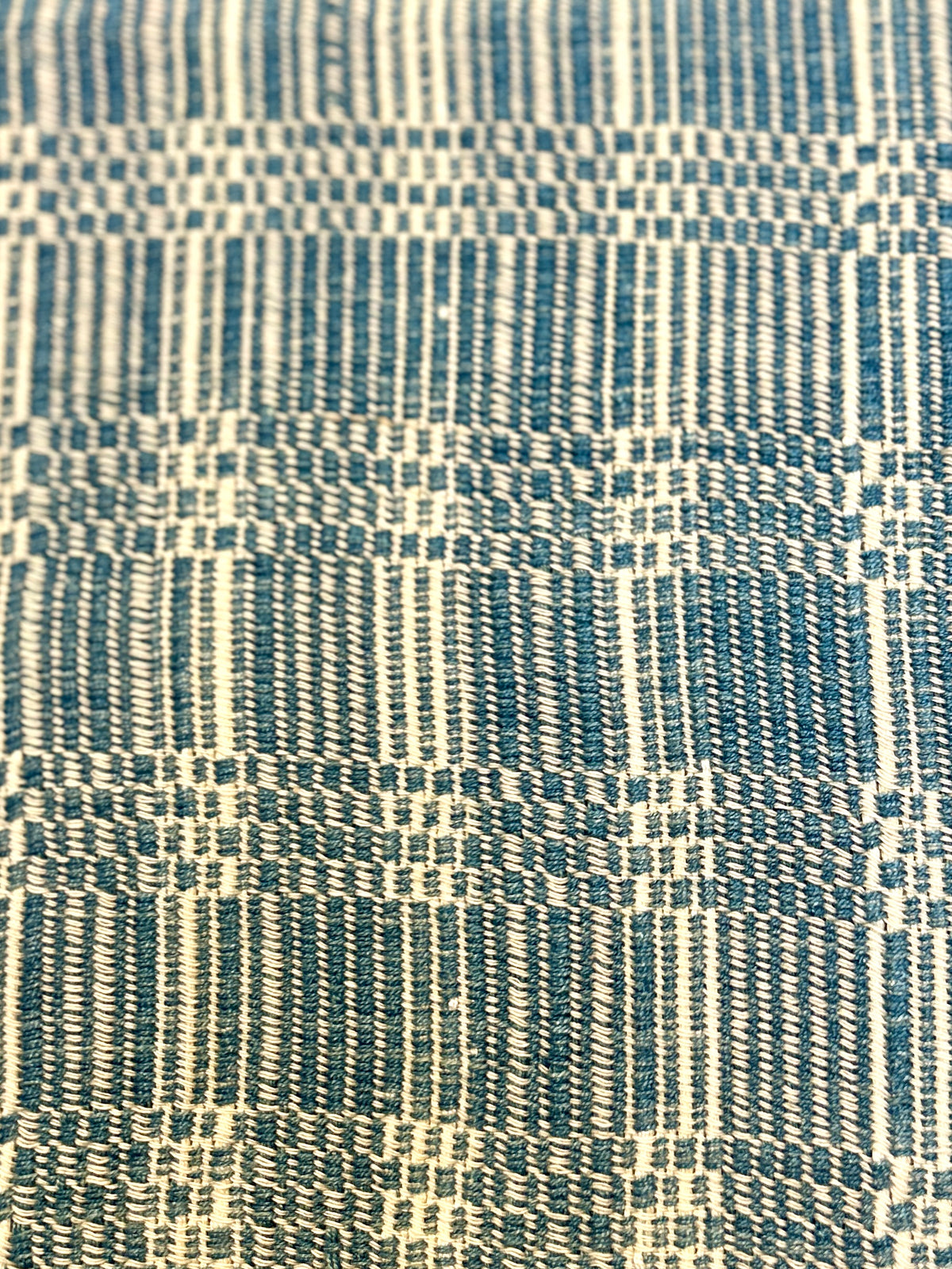 Jacquard cotton scarf indigo/white grid detail
