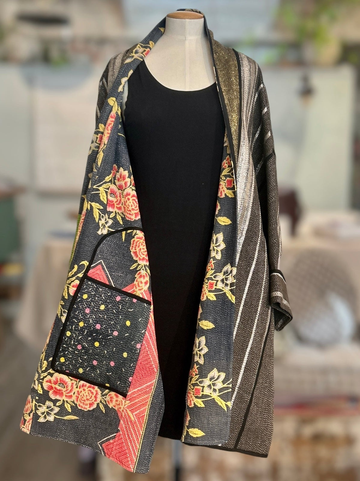 The_fly_jacket_gold_silvver_gray_ reverse