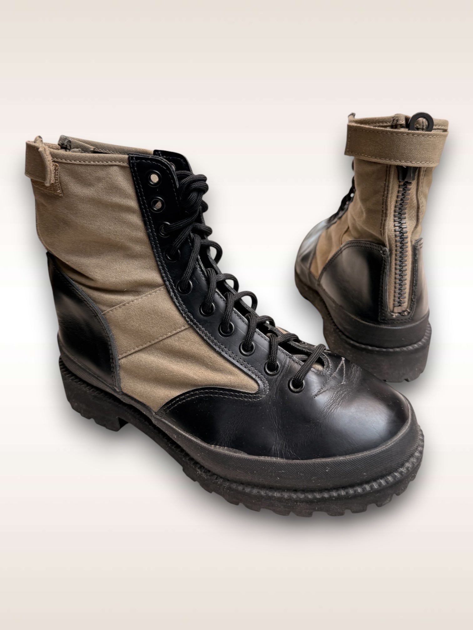 Y's combat boots zip detail