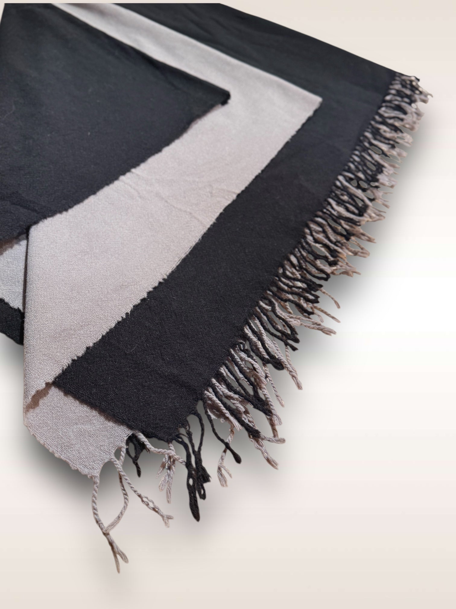 Yohji Yamamoto Scarf Gray / Black Split Shawl Detail
