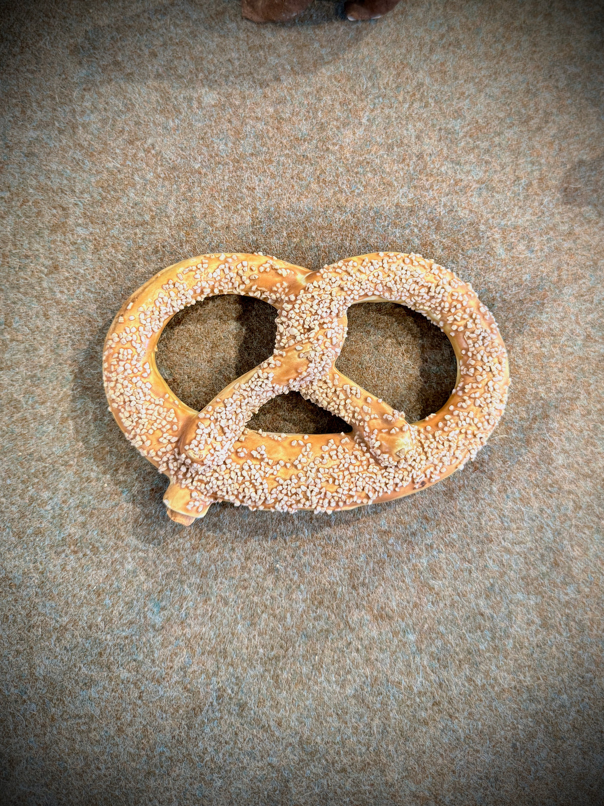 ceramic_ Pretzel_ flask